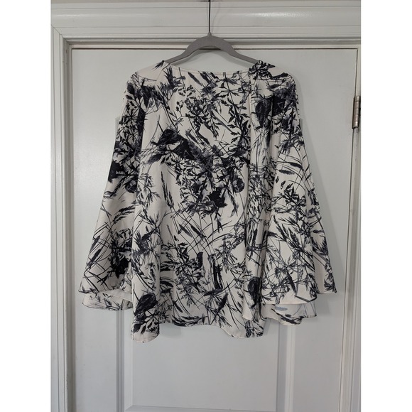 Joseph Ribkoff Blouse Black‎ White Abstract Floral Print Bell Sleeve Top size 2 - Picture 8 of 9